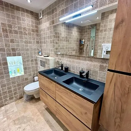 Bas De Cosy Les Pins Avec Jardin 別荘 *