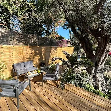 Bas De Cosy Les Pins Avec Jardin Holiday home