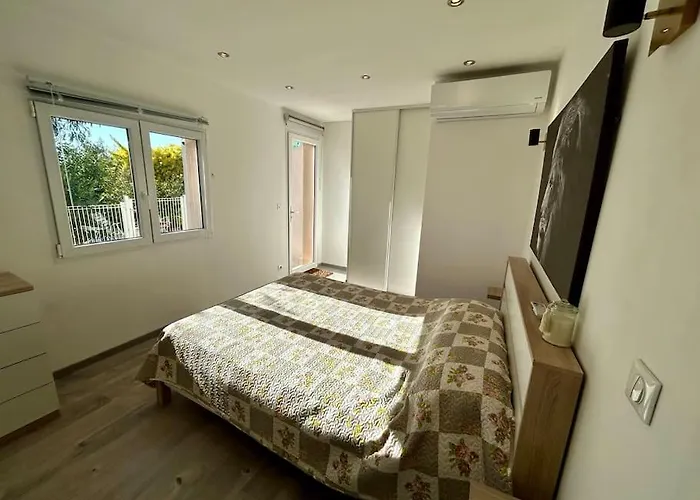 Bas De Cosy Les Pins Avec Jardin Tatil Evi