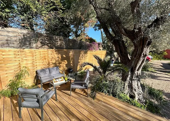 Bas De Cosy Les Pins Avec Jardin Tatil Evi